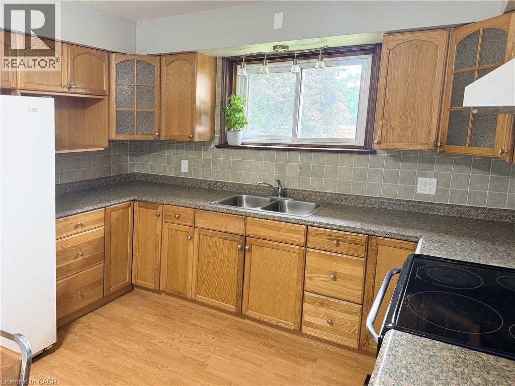 181 Montclair Crescent — photo 24