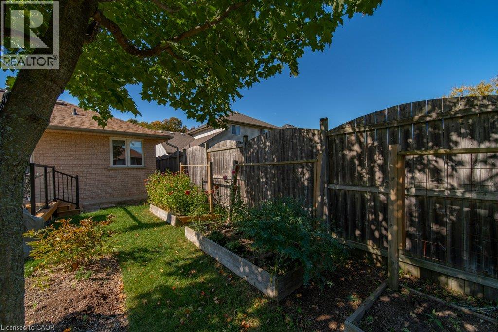 587 Sandbanks Crescent — photo 42
