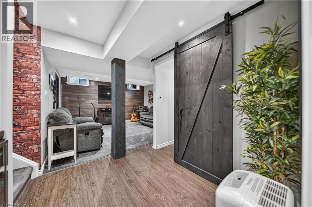 6 MATHEWS Court - Image 41
