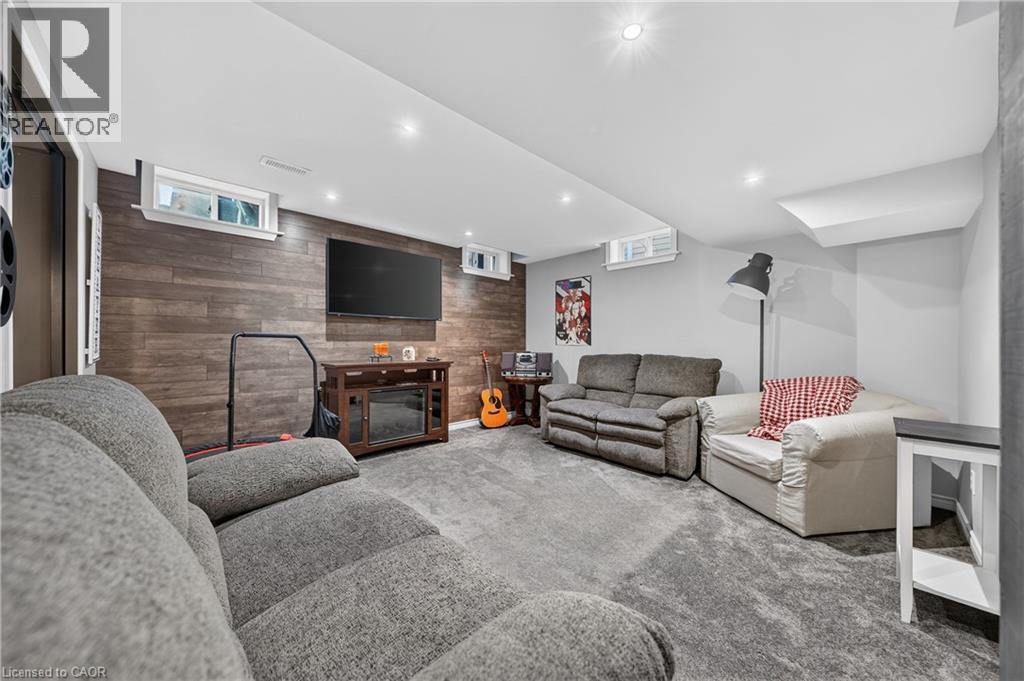 6 MATHEWS Court - Image 43
