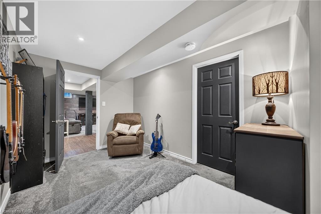 6 MATHEWS Court - Image 40