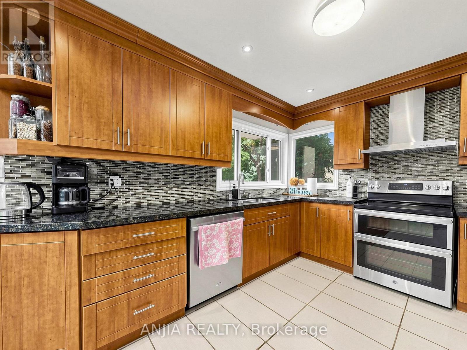 50 HOLLINGHAM ROAD - 15