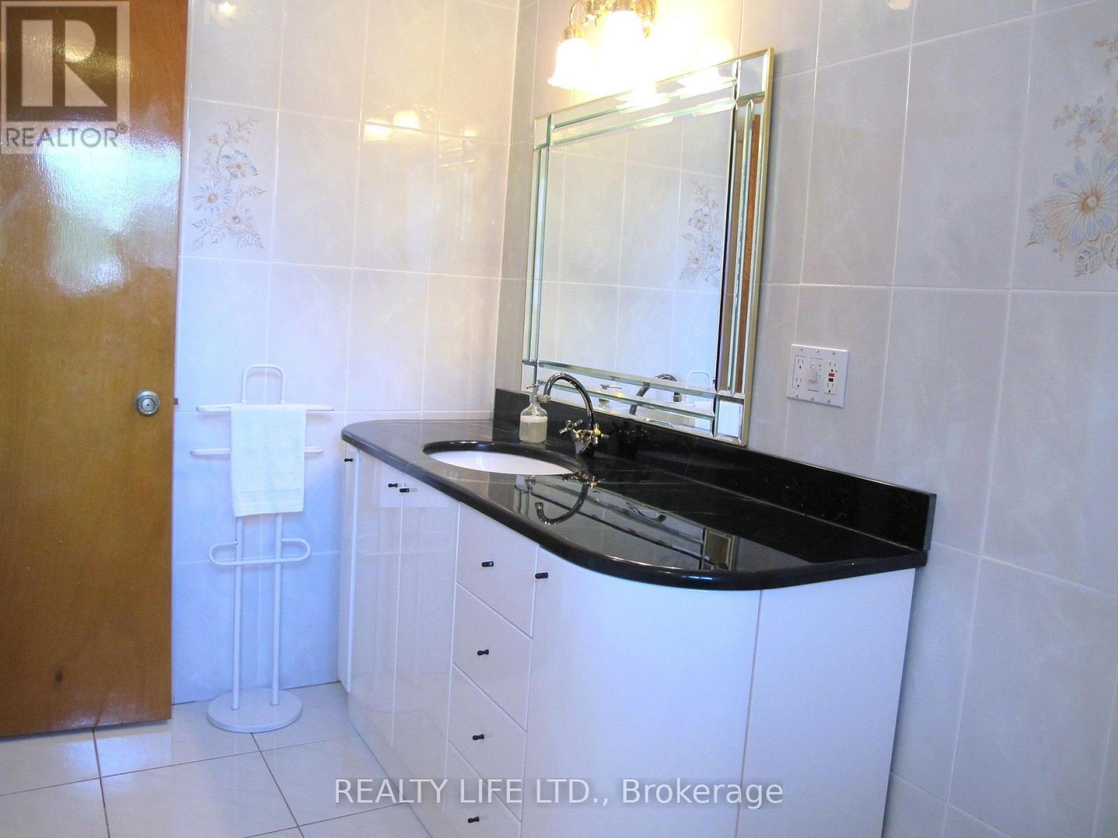 4 ROSALIE AVENUE - 21