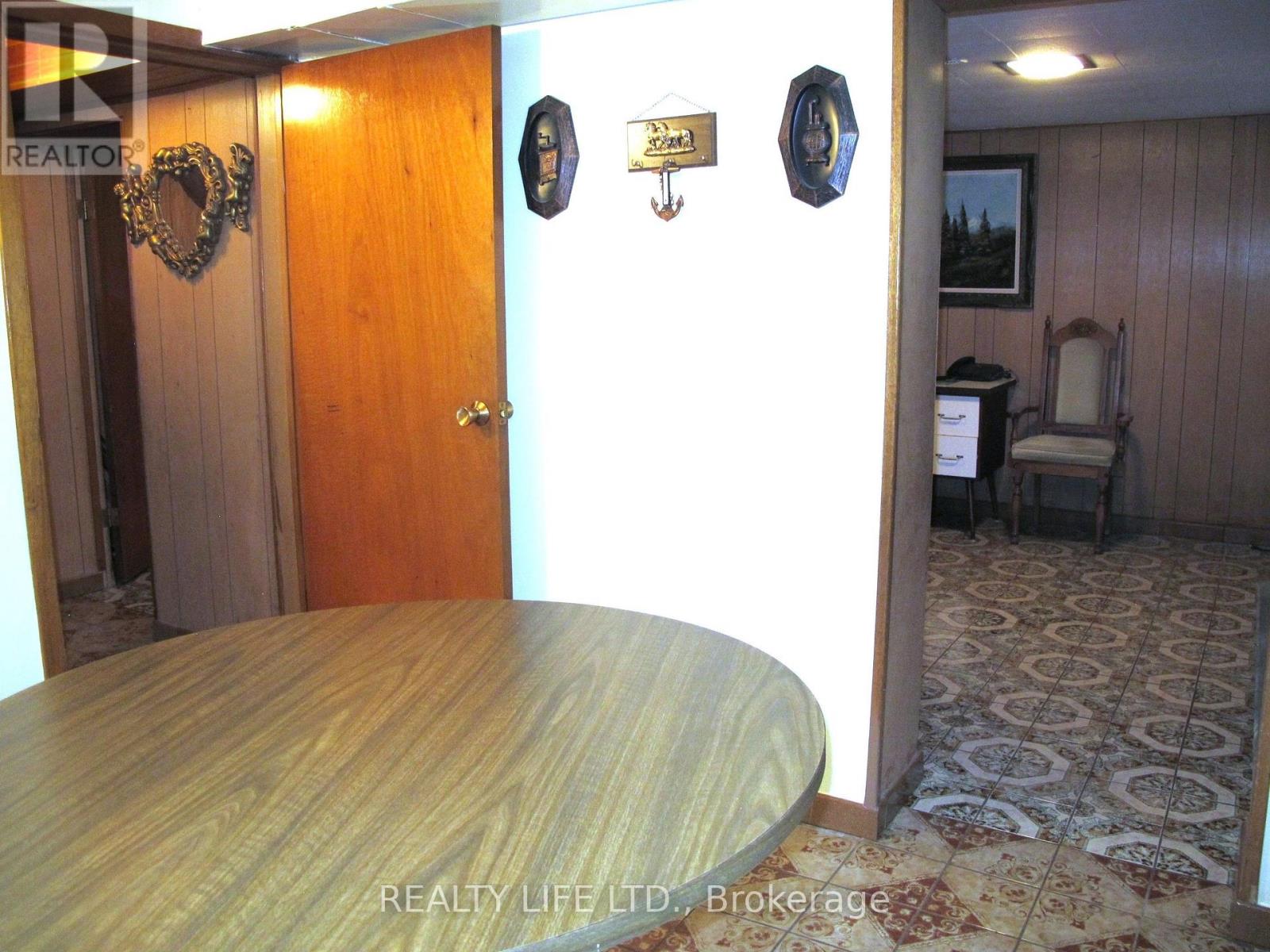 4 Rosalie Avenue — photo 32