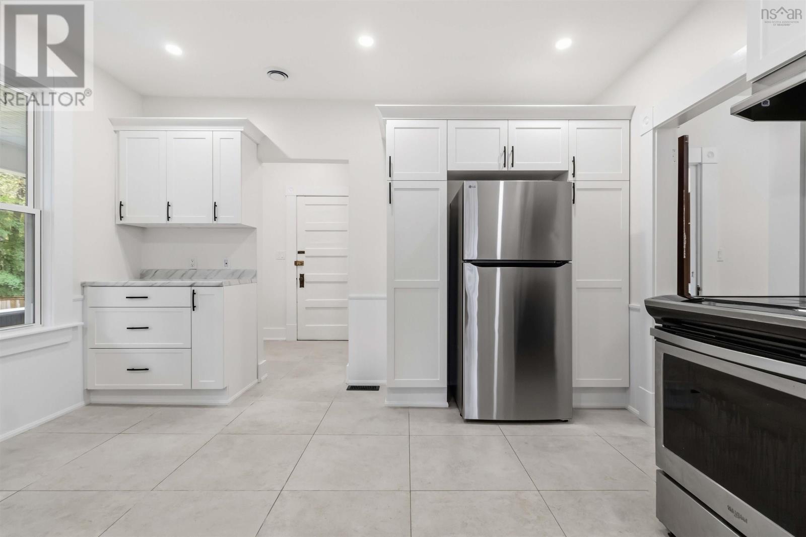 Property 7 of 24 of 61 York Street