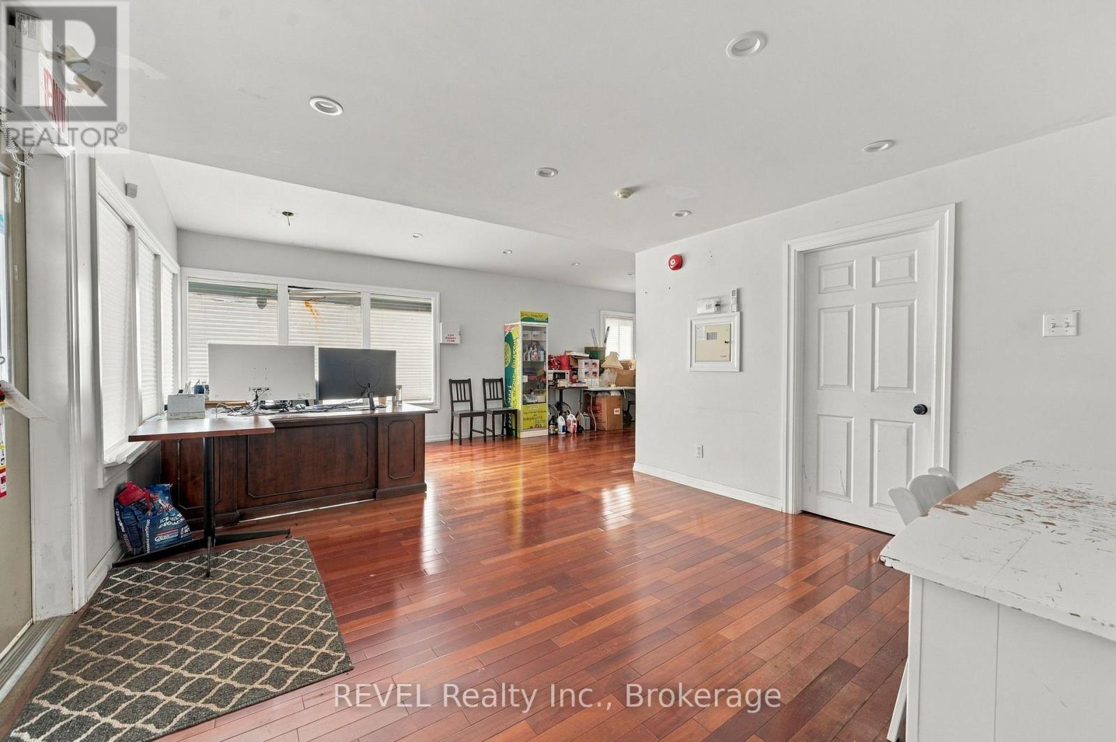 215 GARRISON ROAD, Fort Erie (Lakeshore) — photo 8