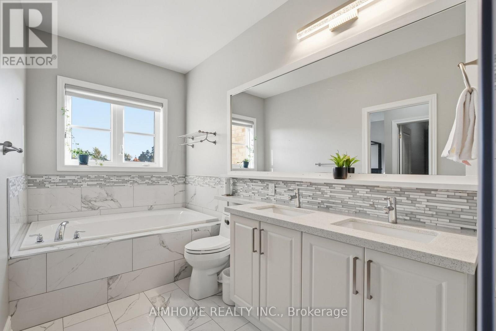 15 Calamint Lane, Richmond Hill, ON photo 33