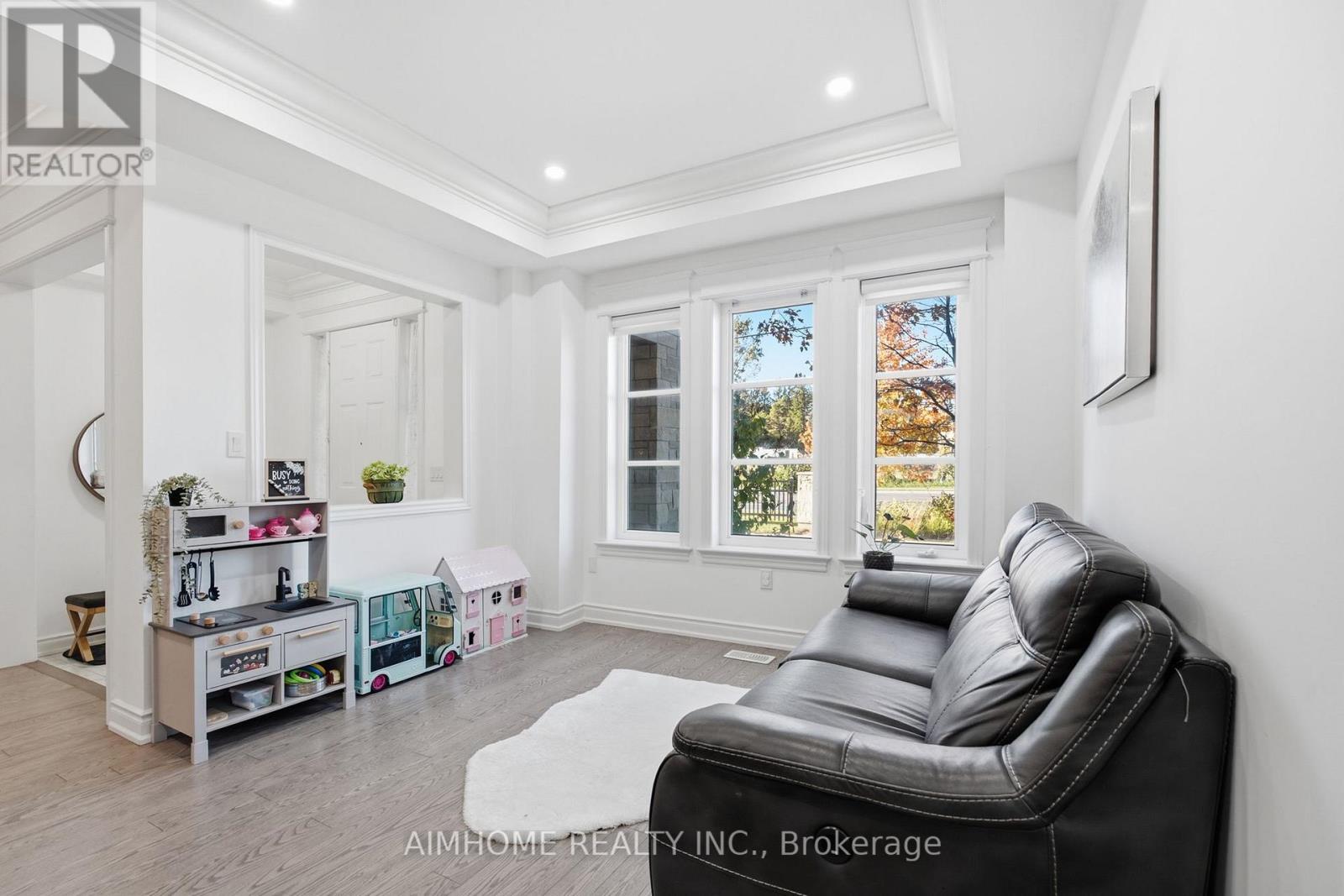 15 Calamint Lane, Richmond Hill, ON photo 6