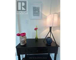 215 - 77 Avenue Road, Toronto, ON M5R3R8 Photo 12