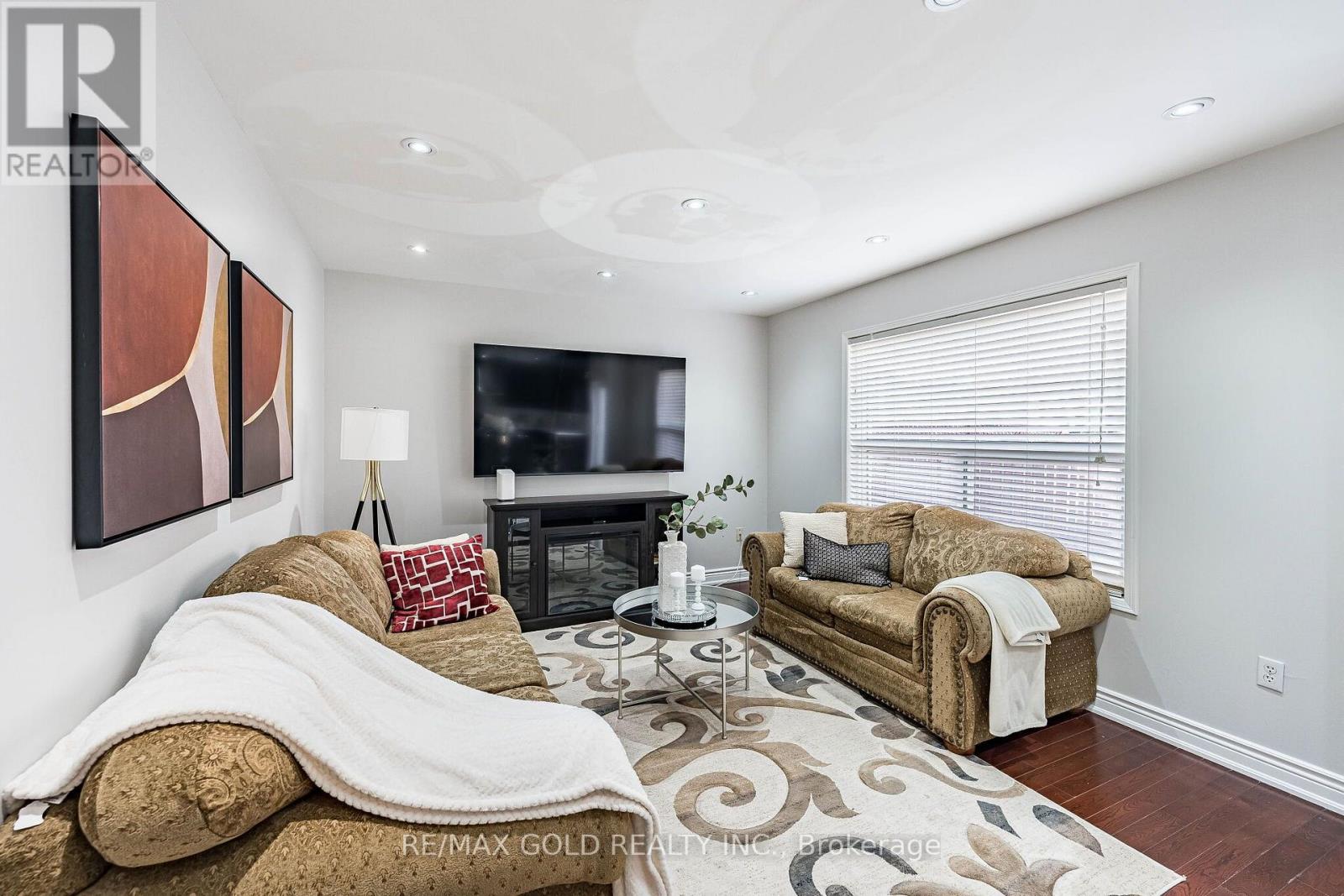 21 EDENVALLEY ROAD - 17