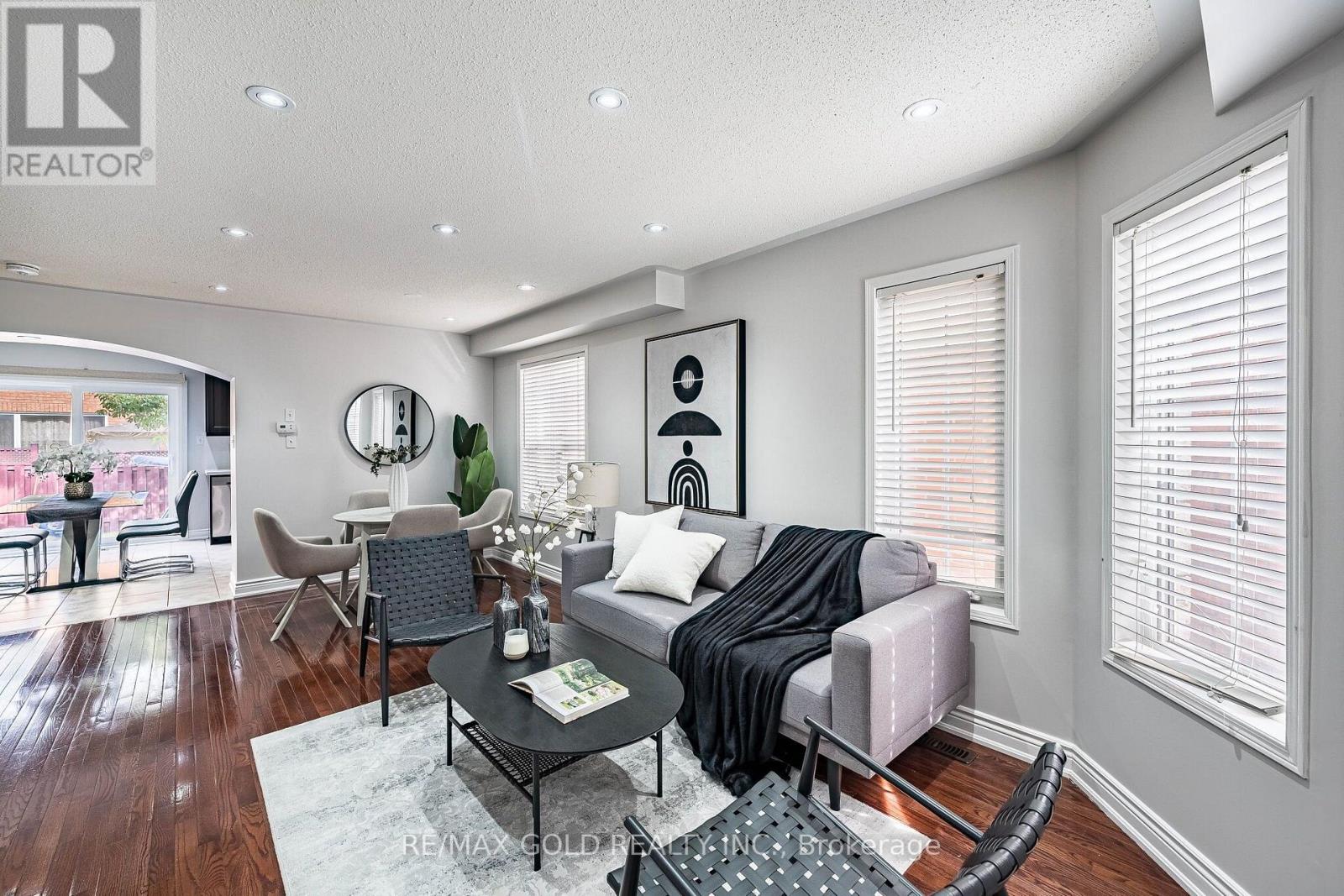 21 Edenvalley Road, Brampton, ON photo 5