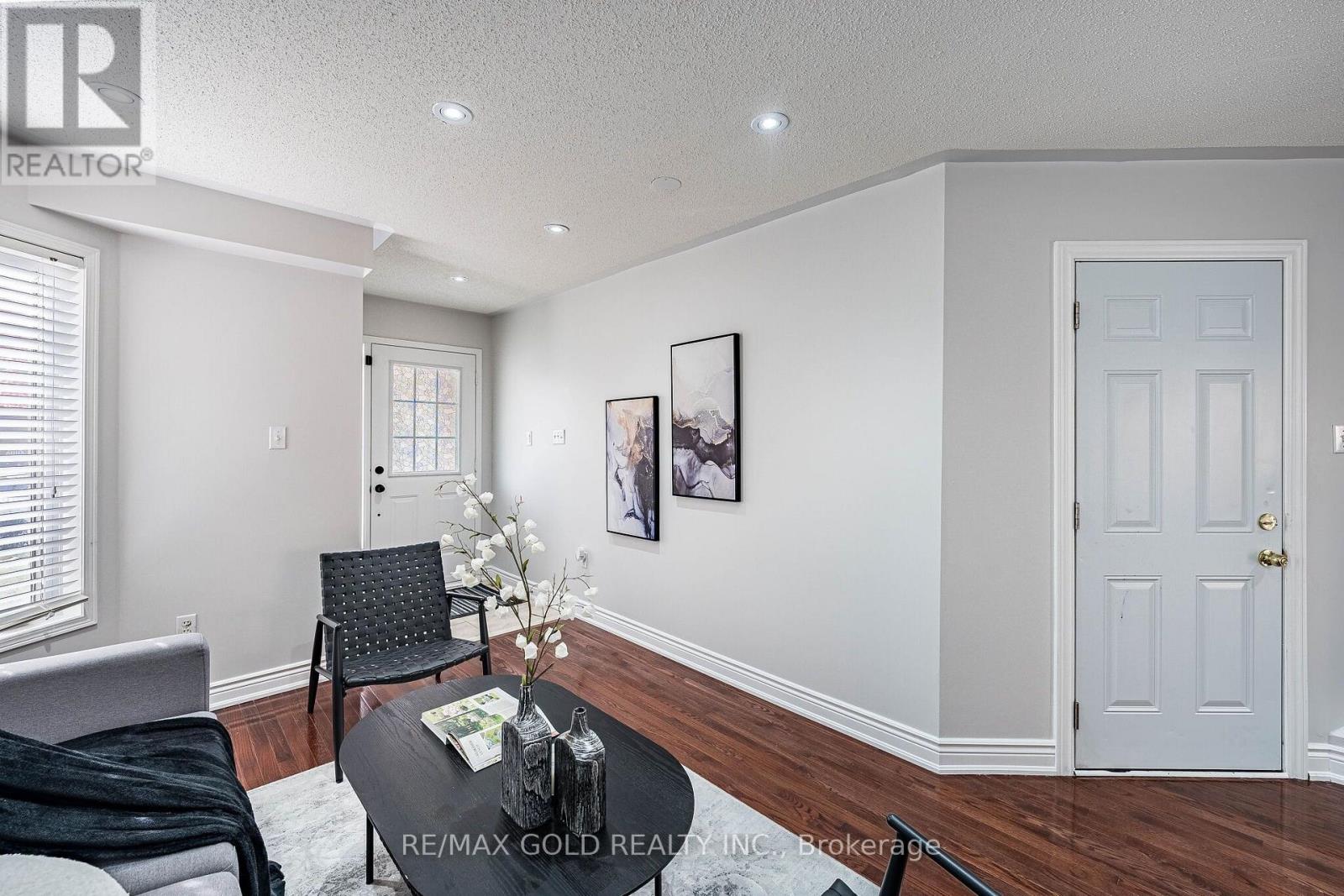 21 Edenvalley Road, Brampton, ON photo 7