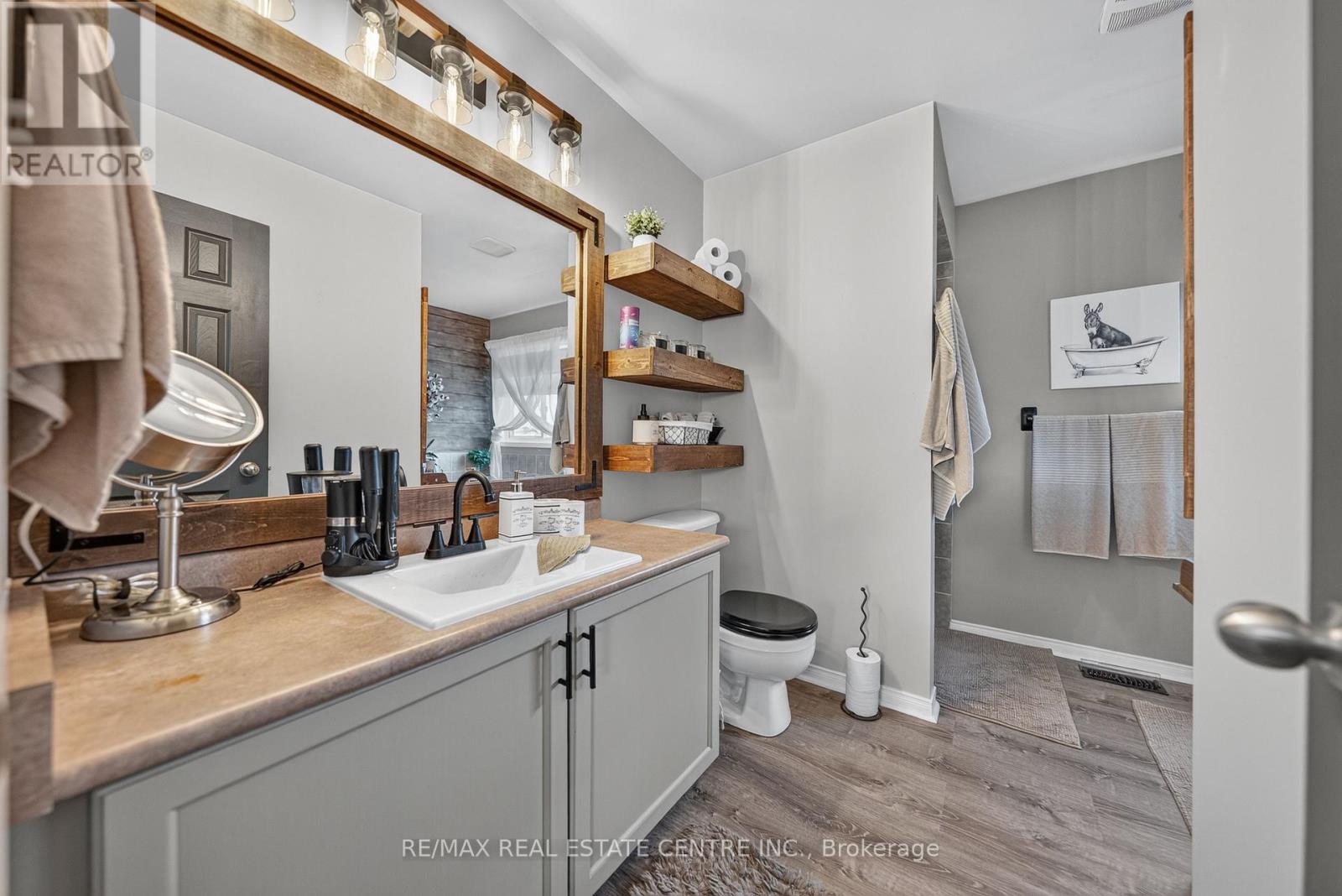 6 MATHEWS Court, Brantford, ON photo 30