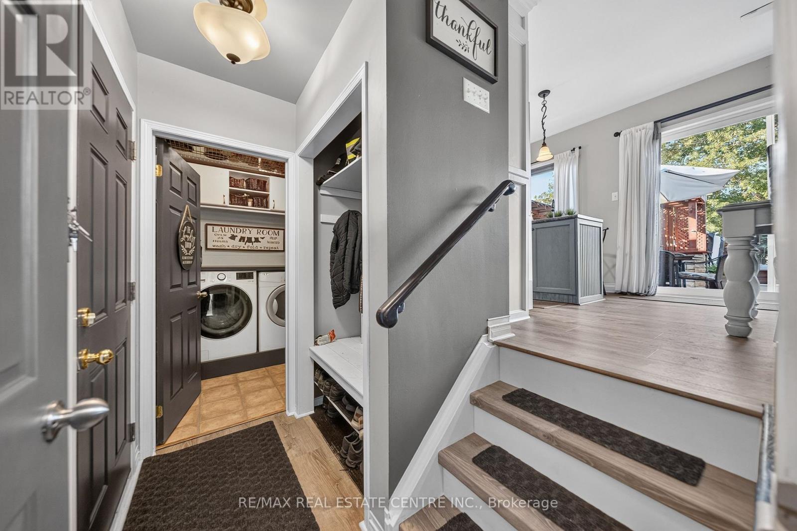 6 MATHEWS COURT - 37