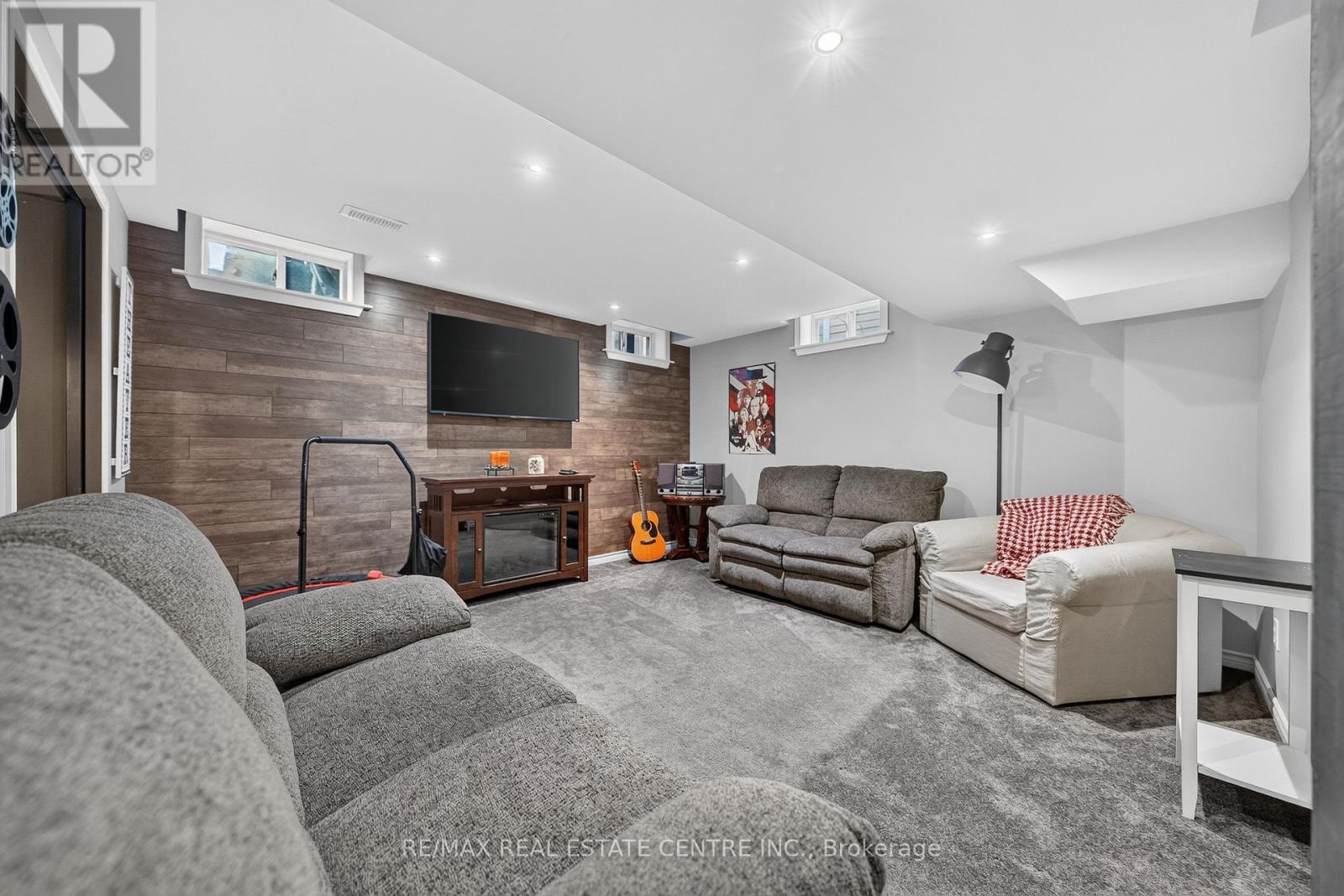 6 MATHEWS COURT - 43