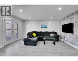 Bedroom - 4304 44 Avenue Ne, Calgary, AB T1Y3E3 Photo 11