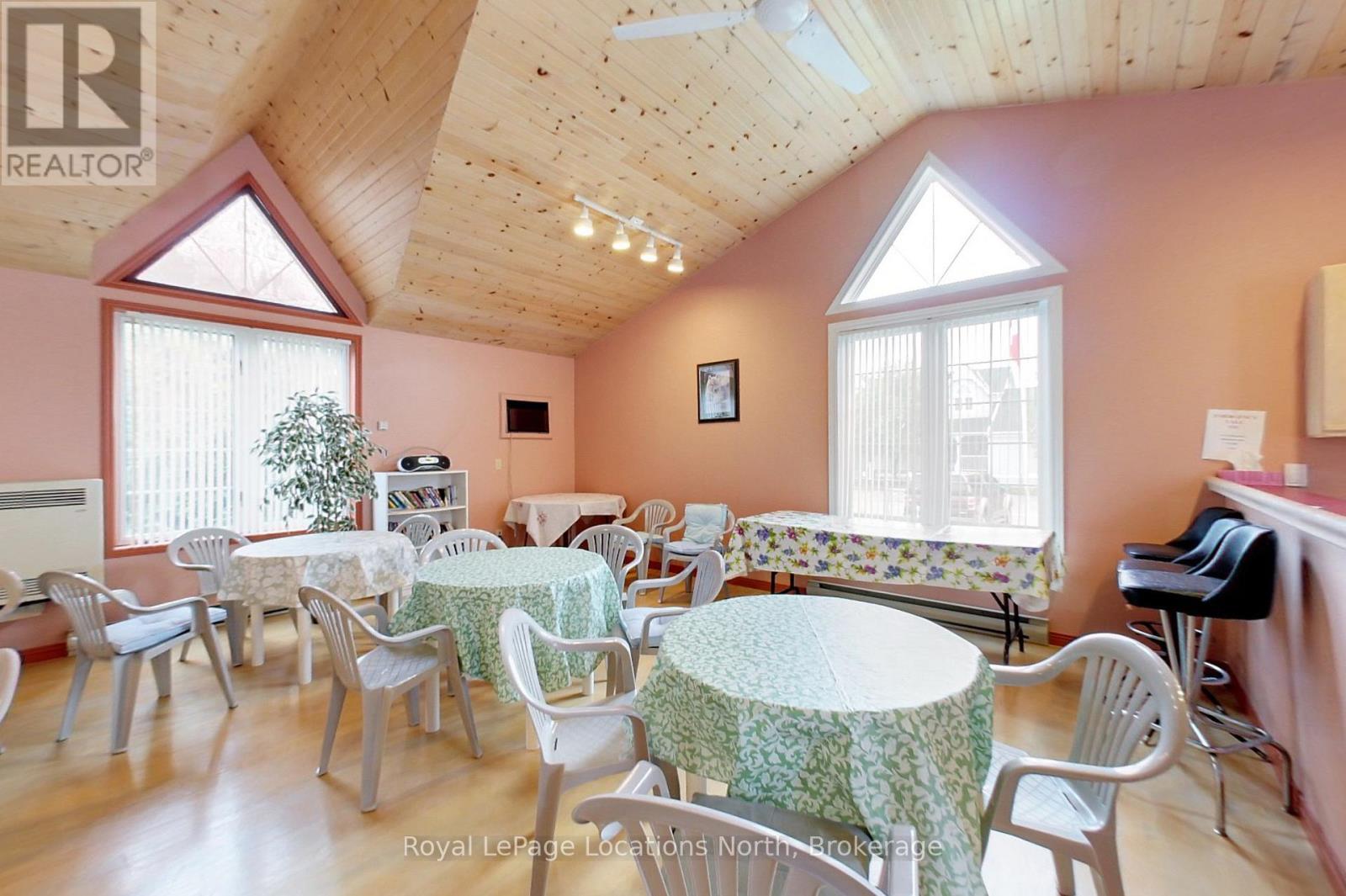 83 Victoria Street — photo 30