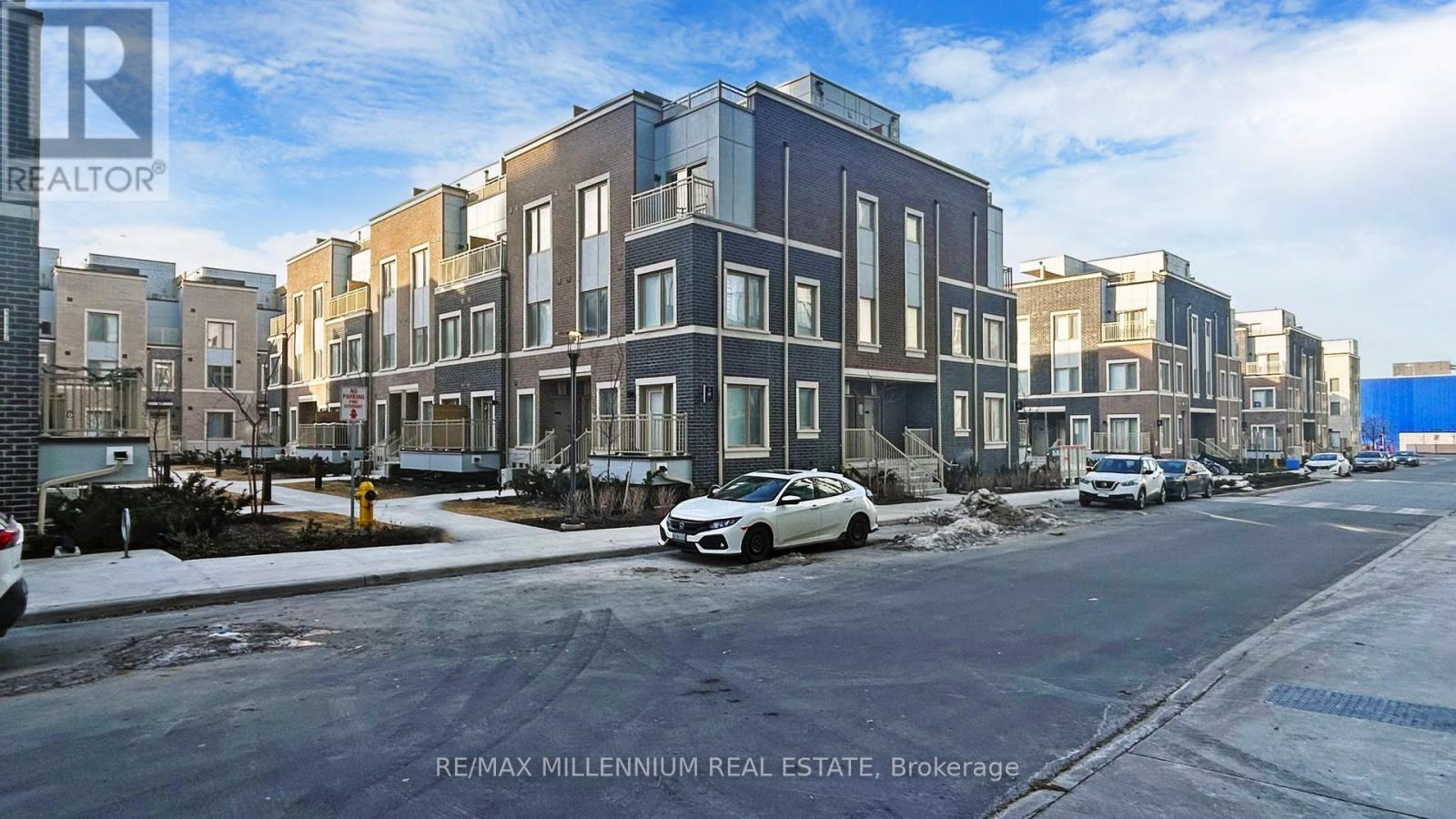 64 - 31 HONEYCRISP CRESCENT, Vaughan (Vaughan Corporate Centre)