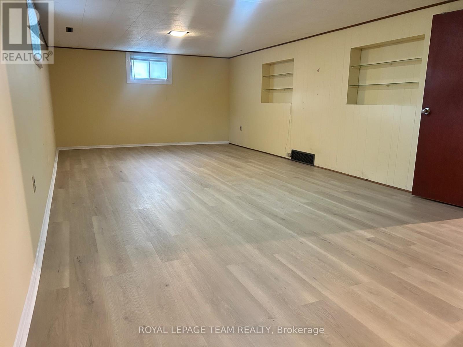 957 Winnington Avenue — photo 36