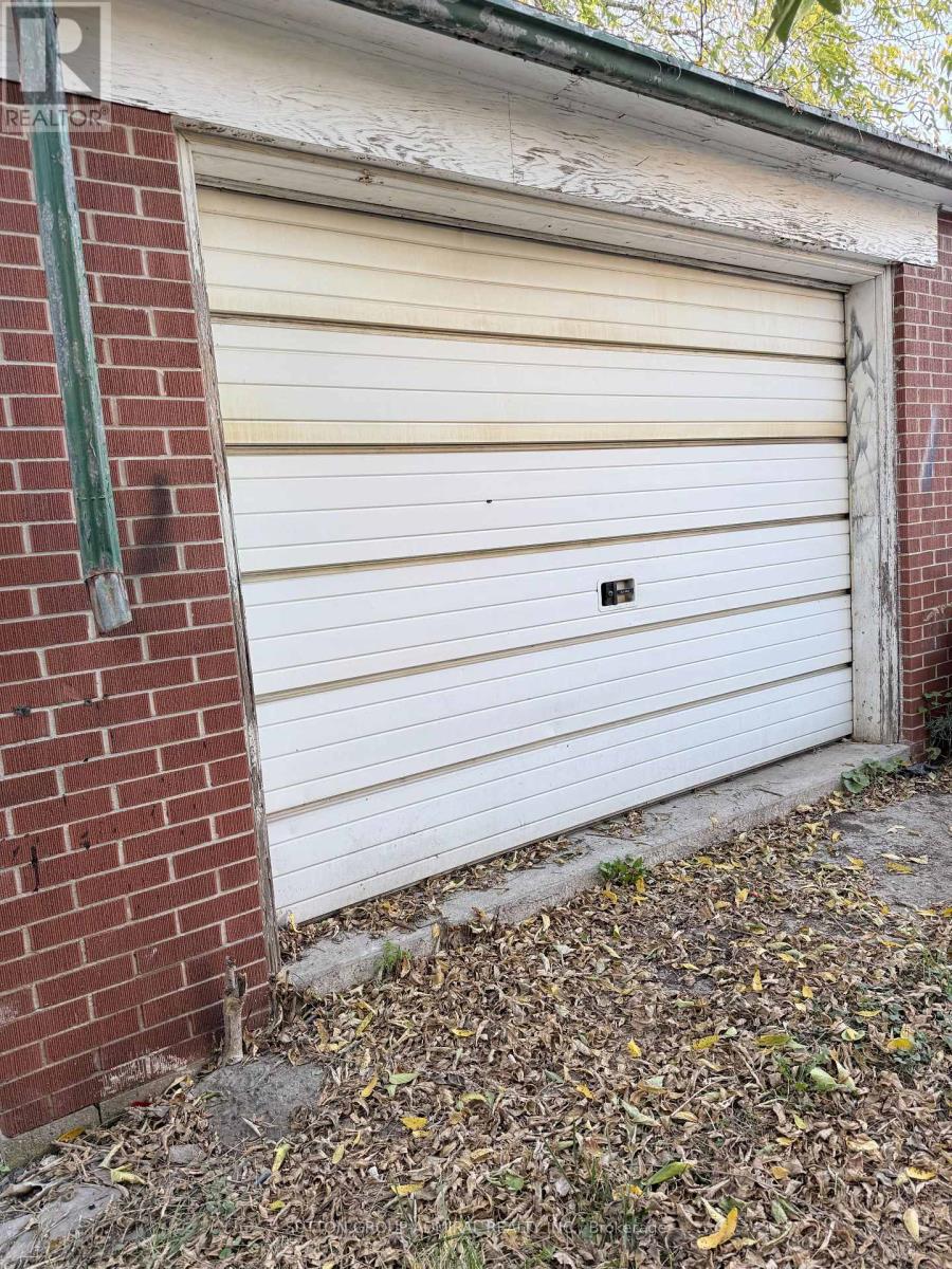 MAIN - 241 DUNRAVEN DRIVE, Toronto (Keelesdale-Eglinton West) — photo 3