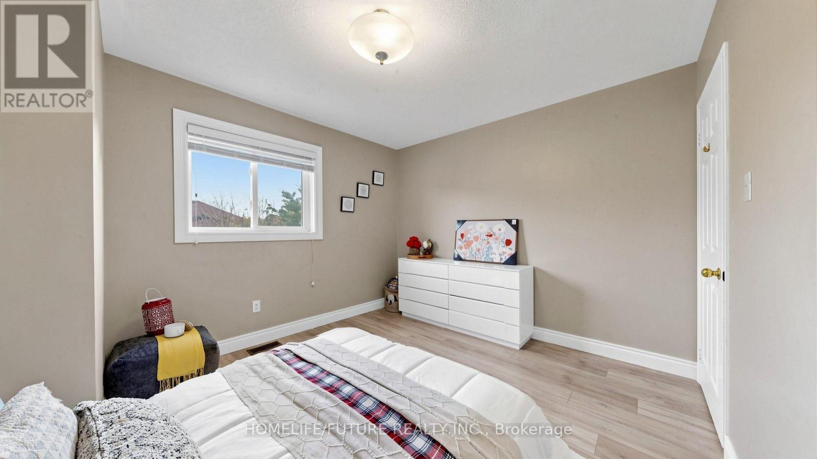 90 Bedell Crescent — photo 30