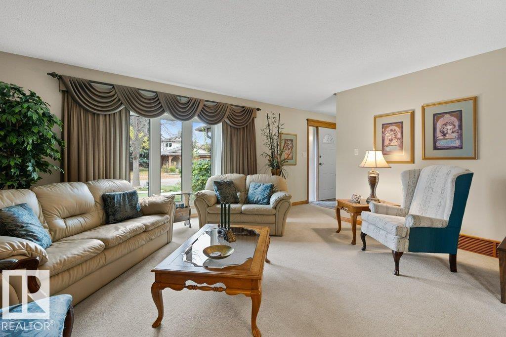 21 Lorne Crescent, Lacombe Park — photo 22 of 30: Property photo