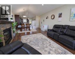 Foyer - 422 11 Street, Nobleford, AB T0L1S0 Photo 6