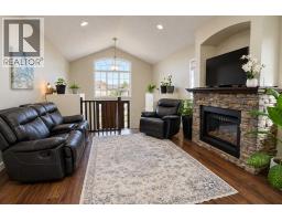 Kitchen - 422 11 Street, Nobleford, AB T0L1S0 Photo 7