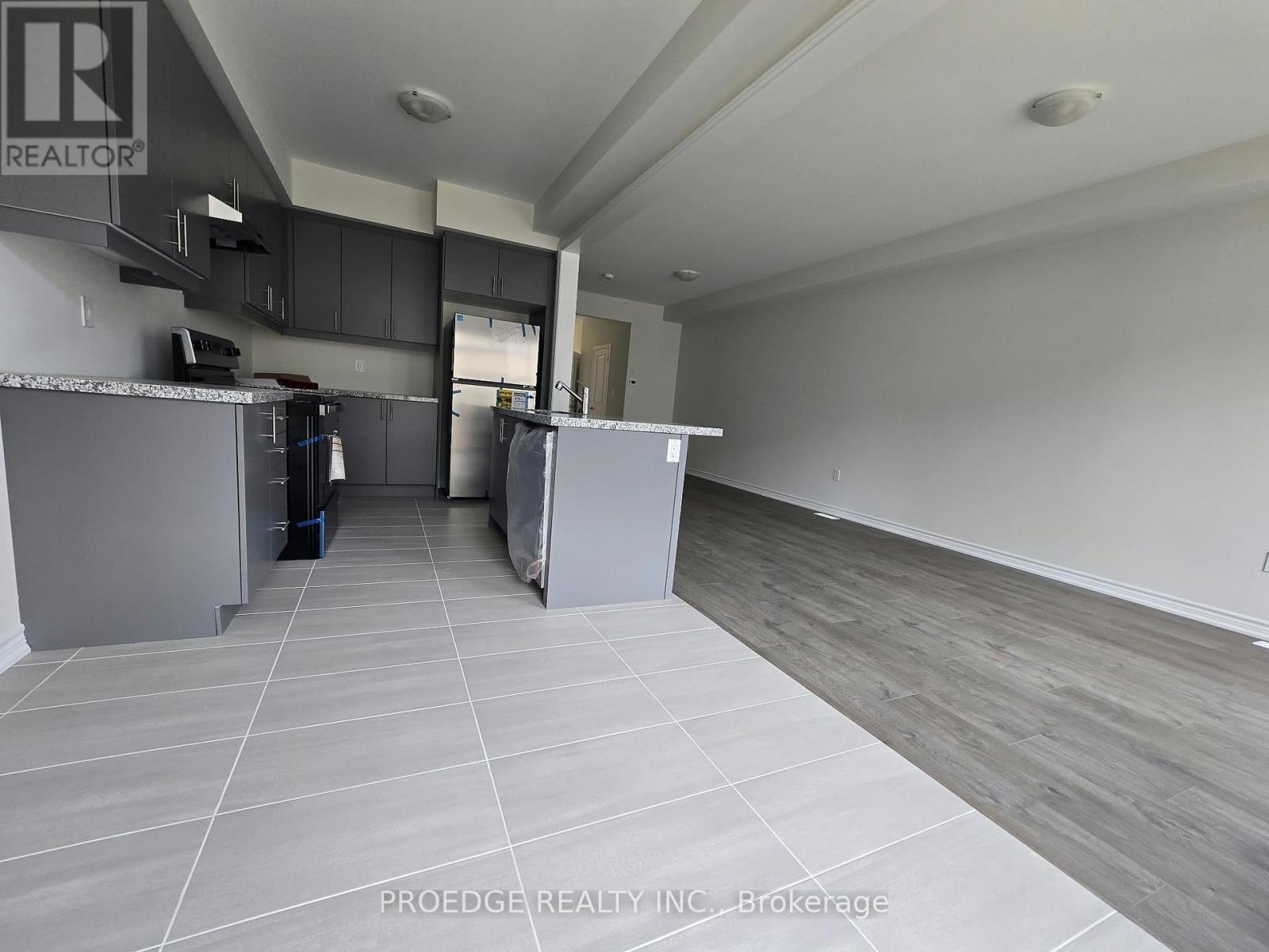 138 PERIWINKLE CRESCENT, Woodstock (Woodstock - North) — photo 3