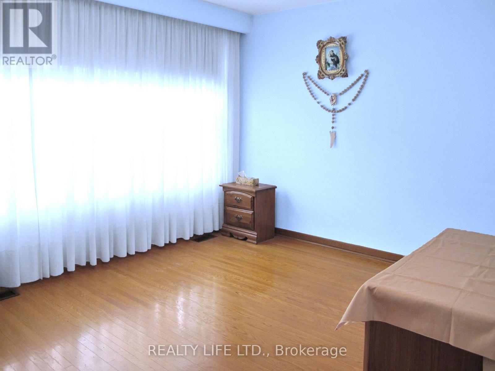 61 Cameron Avenue — photo 14