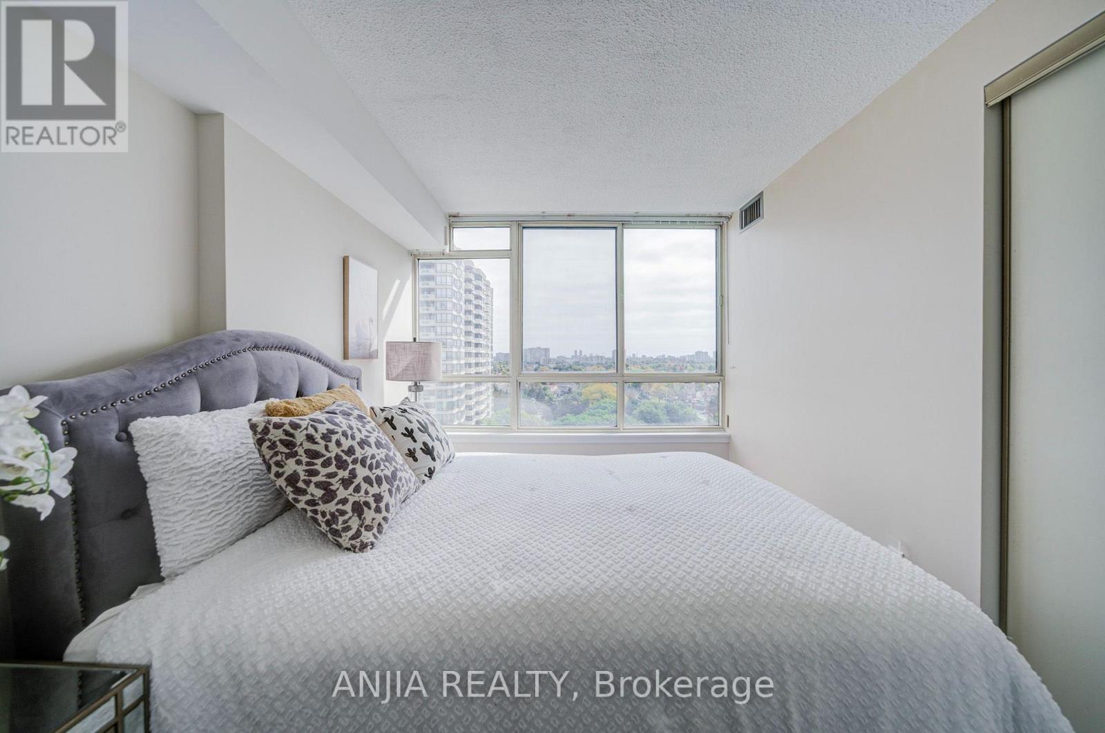 -275 Bamburgh Circle — photo 19
