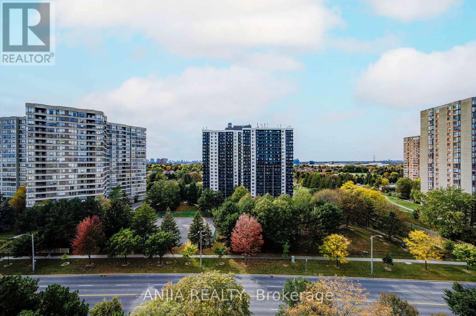 -275 Bamburgh Circle — photo 24