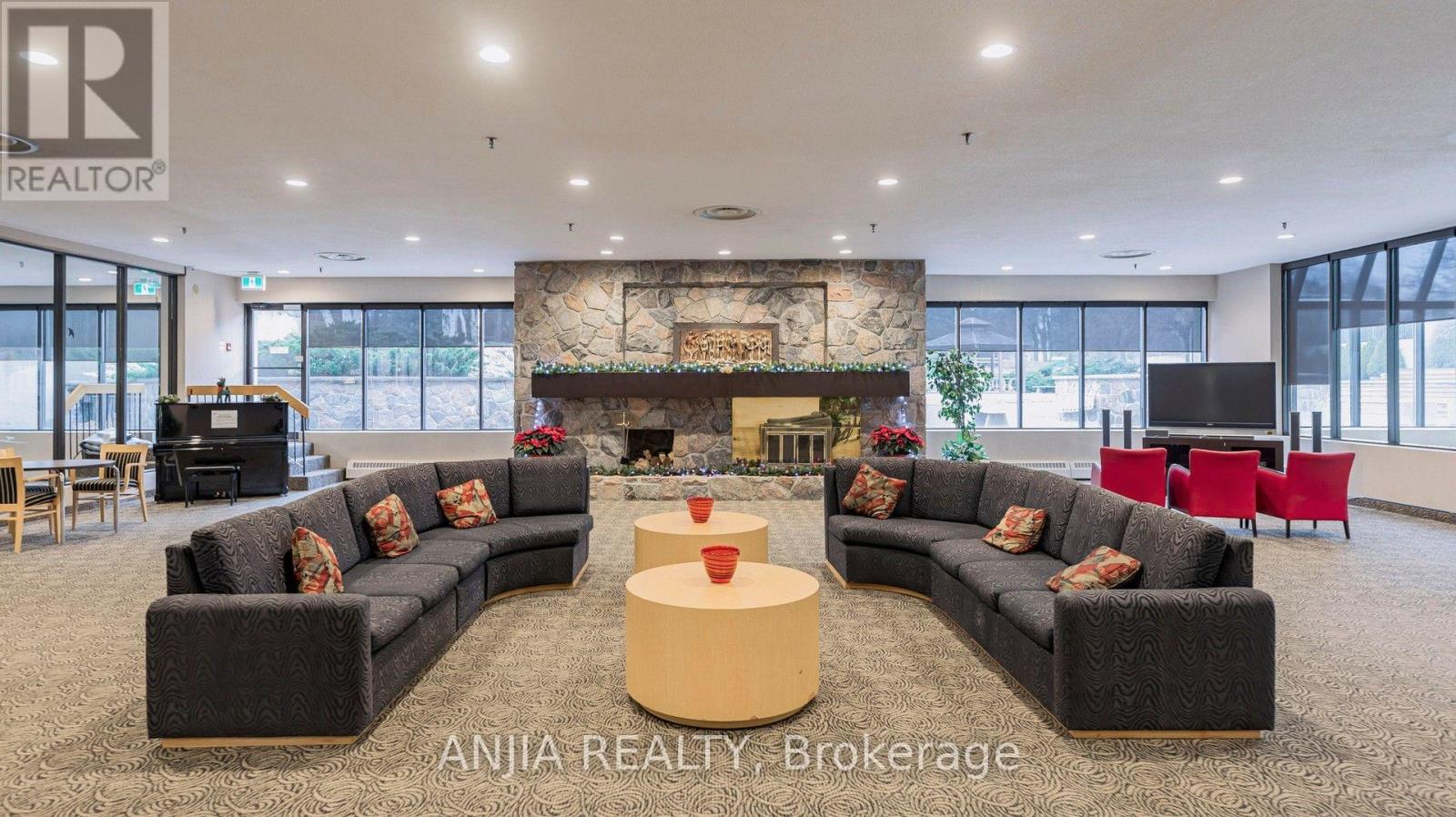 -275 Bamburgh Circle — photo 27