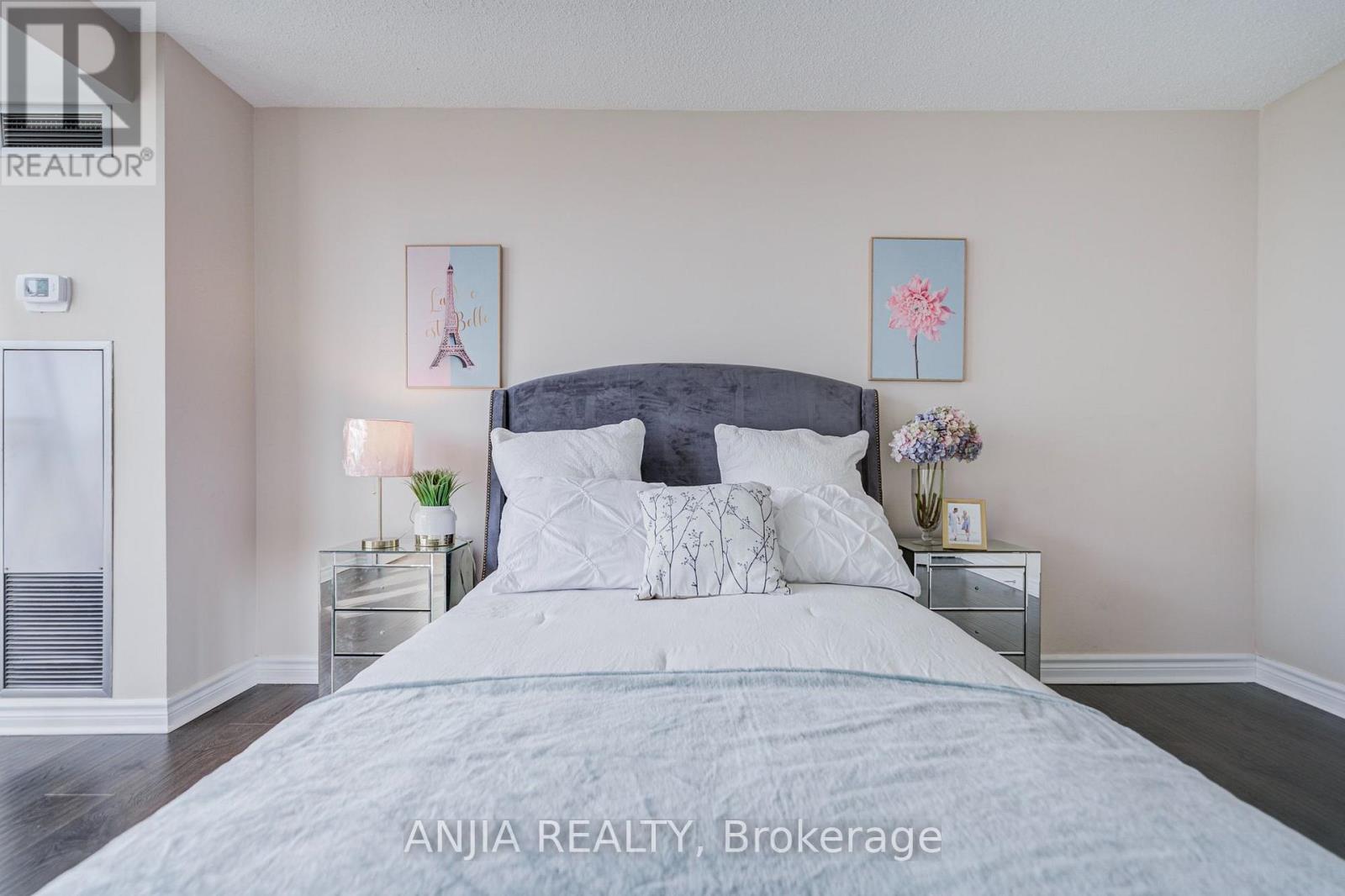 -275 Bamburgh Circle — photo 16