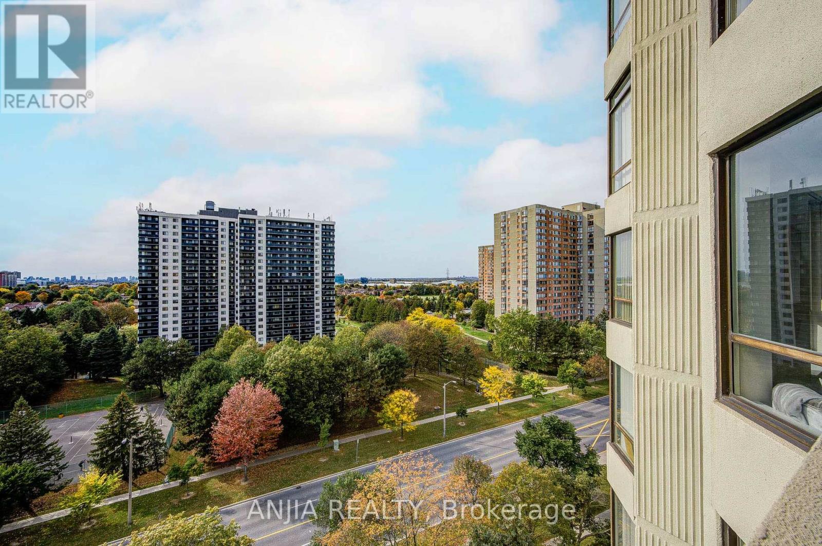 -275 Bamburgh Circle — photo 23