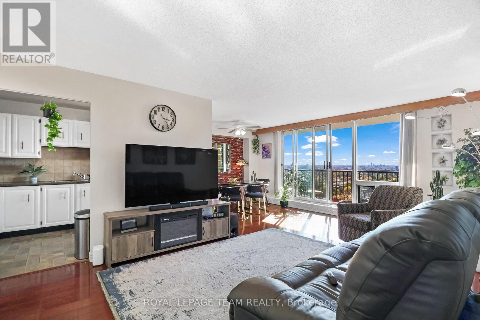 #1804 665 BATHGATE DRIVE - 16