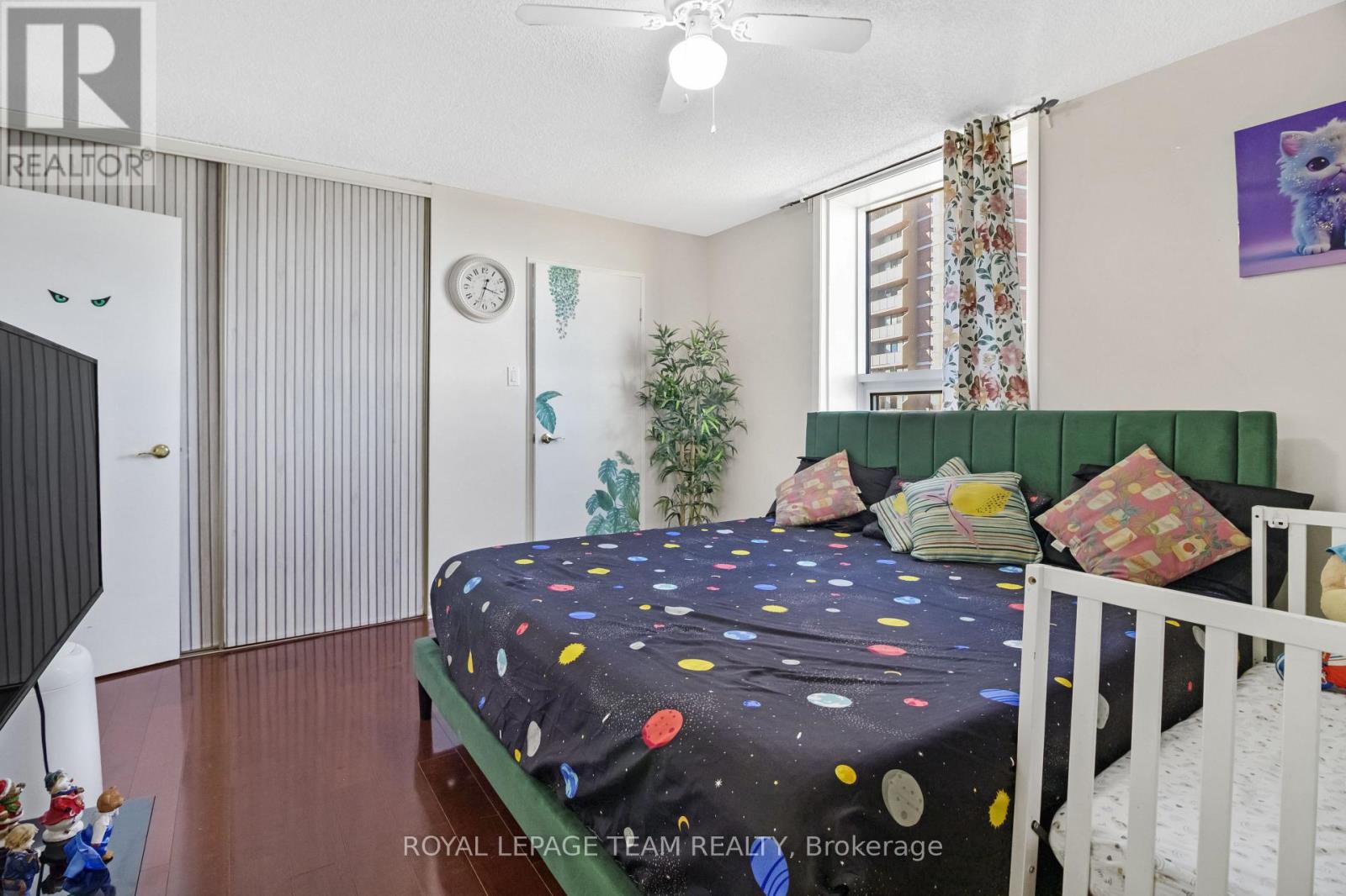 #1804 665 BATHGATE DRIVE - 33