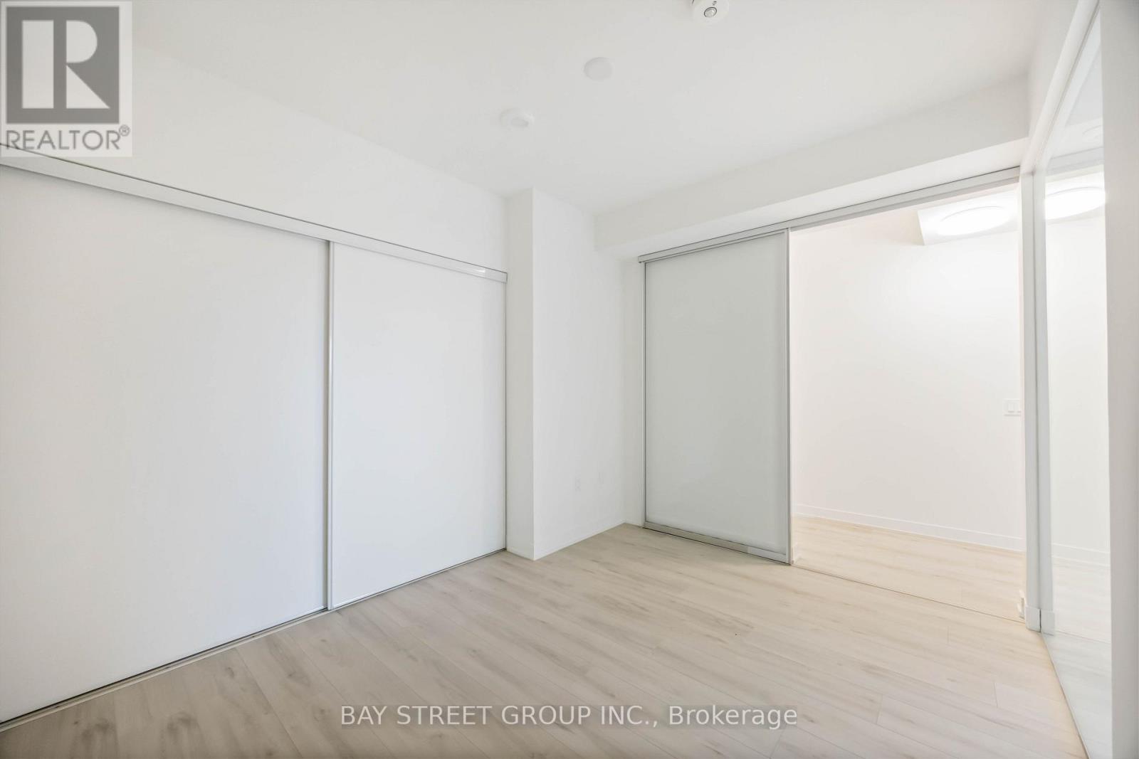 120 Broadway Avenue — photo 16