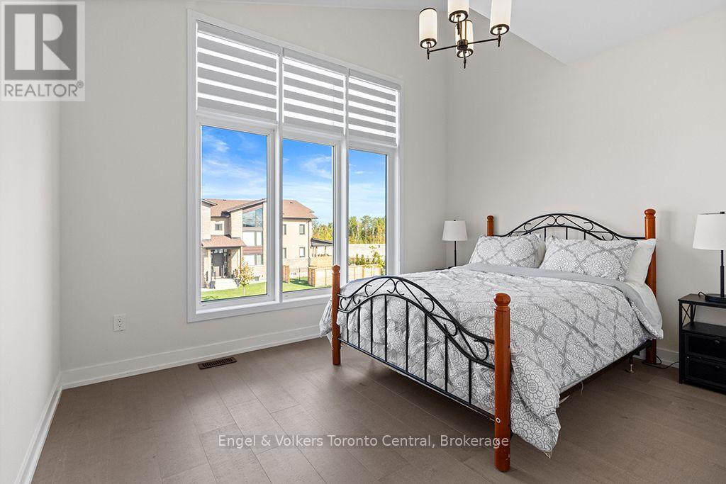 125 Stoneleigh Drive — photo 26