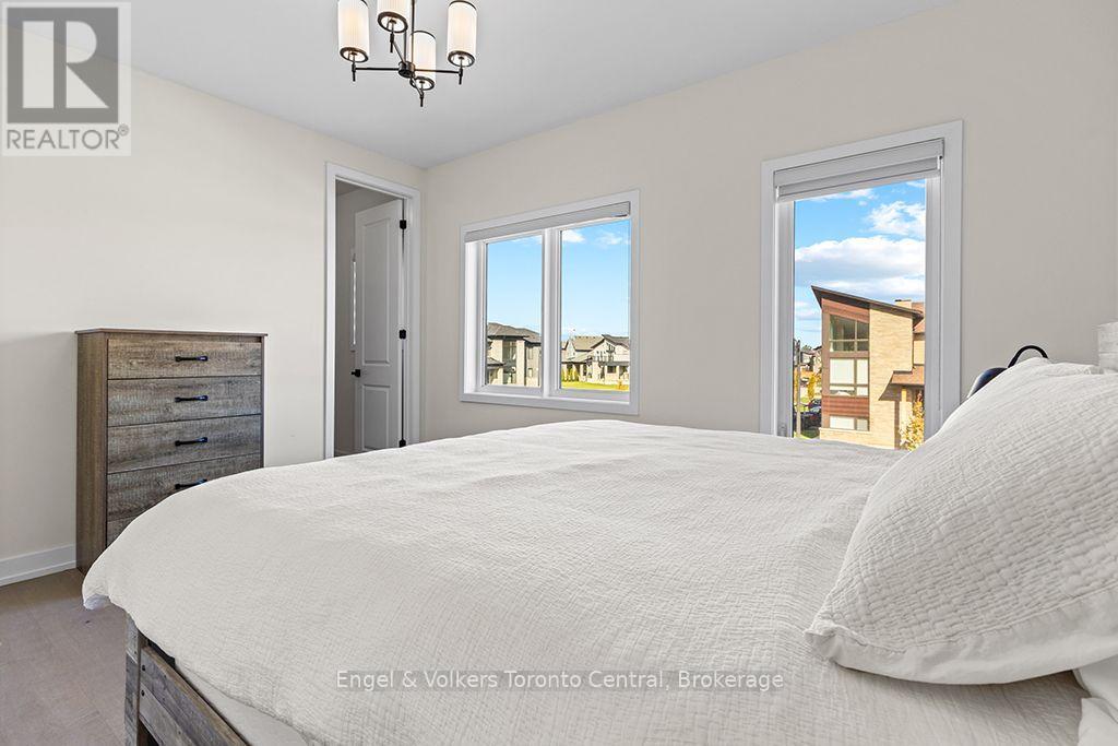 125 Stoneleigh Drive — photo 31
