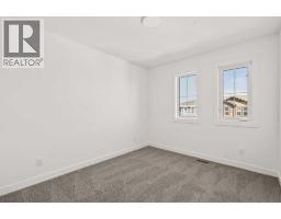 1133 Chinook Gate Bay SW - photo 40