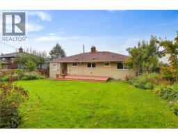 3213 Aldridge St, Saanich, BC V8P4L7 Photo 24