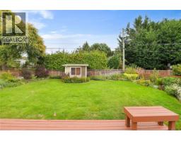 3213 Aldridge St, Saanich, BC V8P4L7 Photo 22