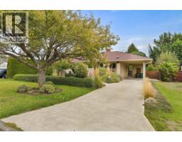 3213 Aldridge St, Saanich, BC V8P4L7 Photo 30