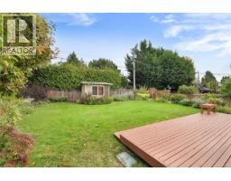 3213 Aldridge St, Saanich, BC V8P4L7 Photo 21