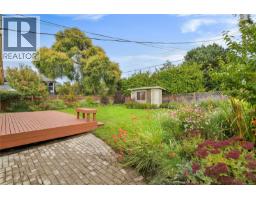 3213 Aldridge St, Saanich, BC V8P4L7 Photo 20