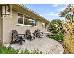 3213 Aldridge St, Saanich, BC V8P4L7 Photo 29
