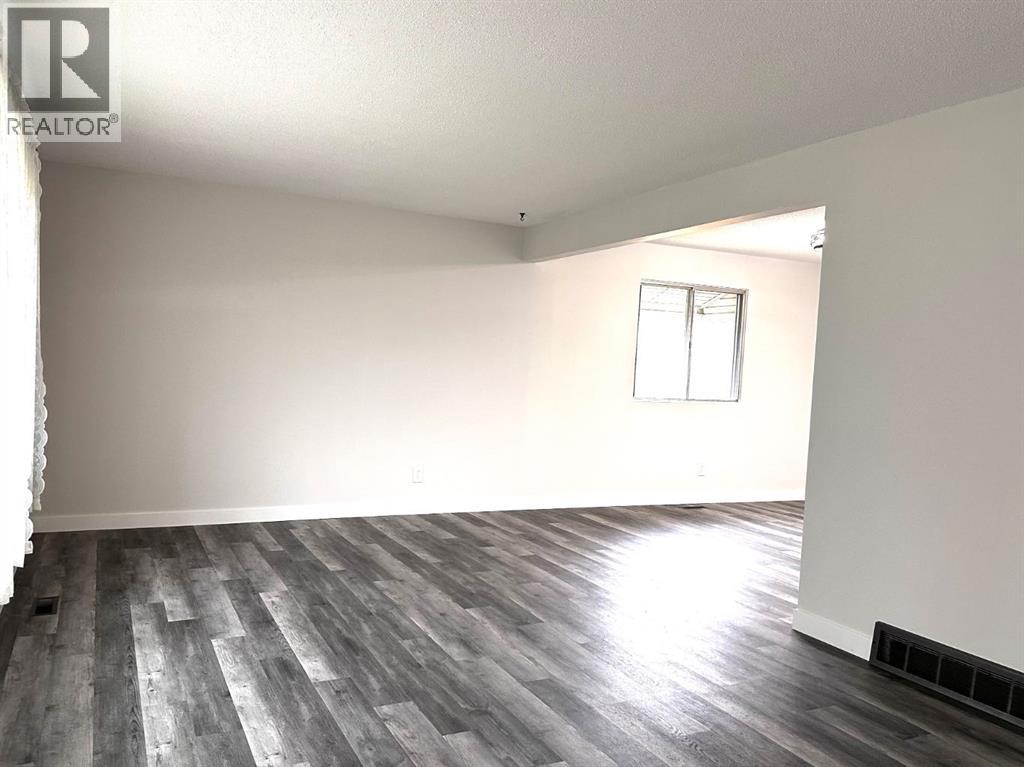 Listing photo – 210 Kent Street, Rural Camrose County
