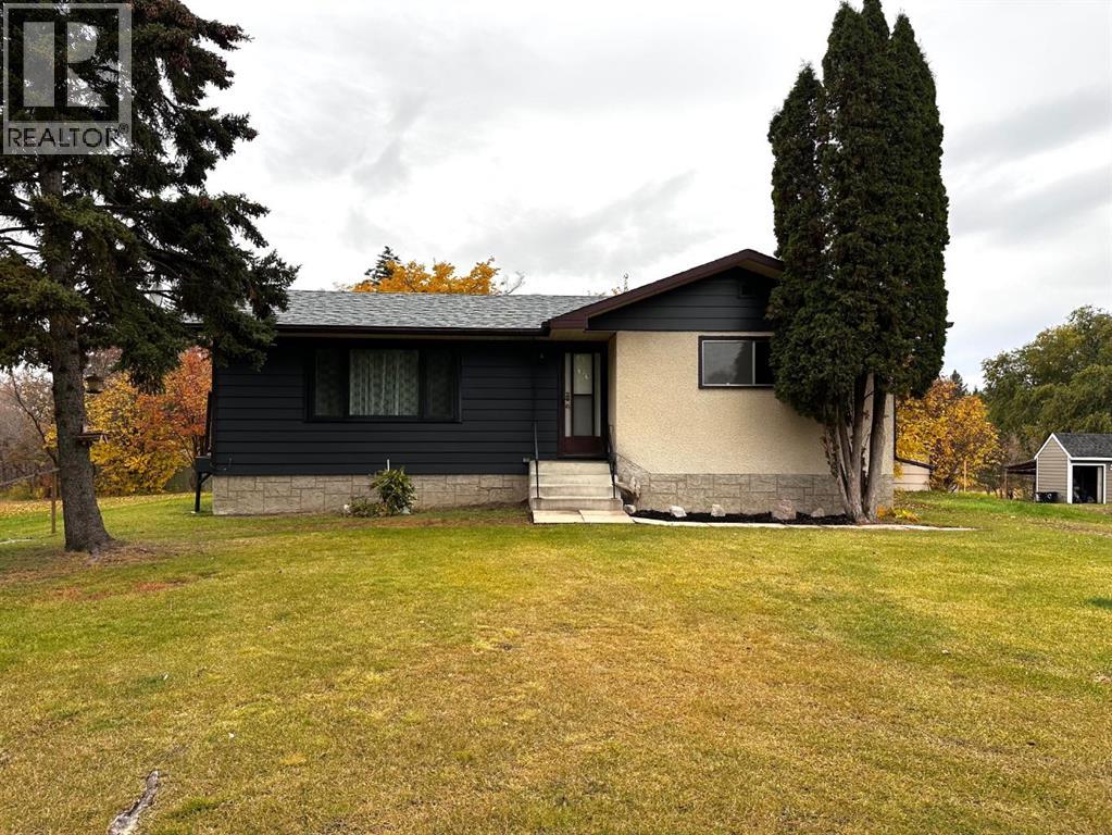 Listing photo – 210 Kent Street, Rural Camrose County