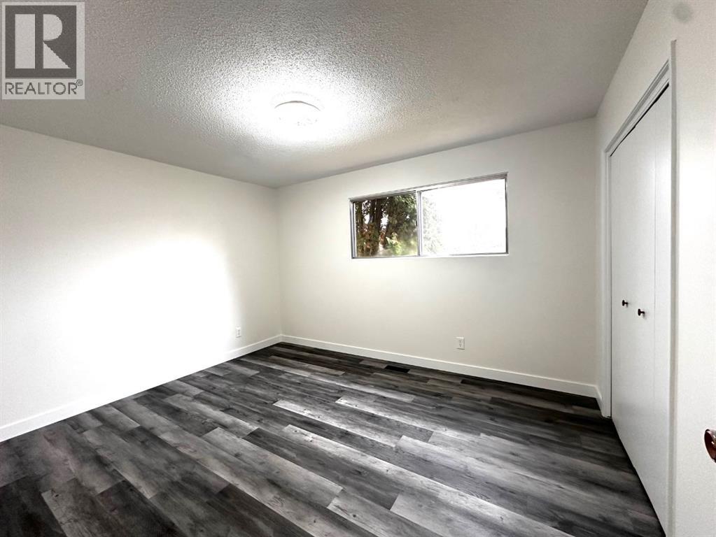 Listing photo – 210 Kent Street, Rural Camrose County